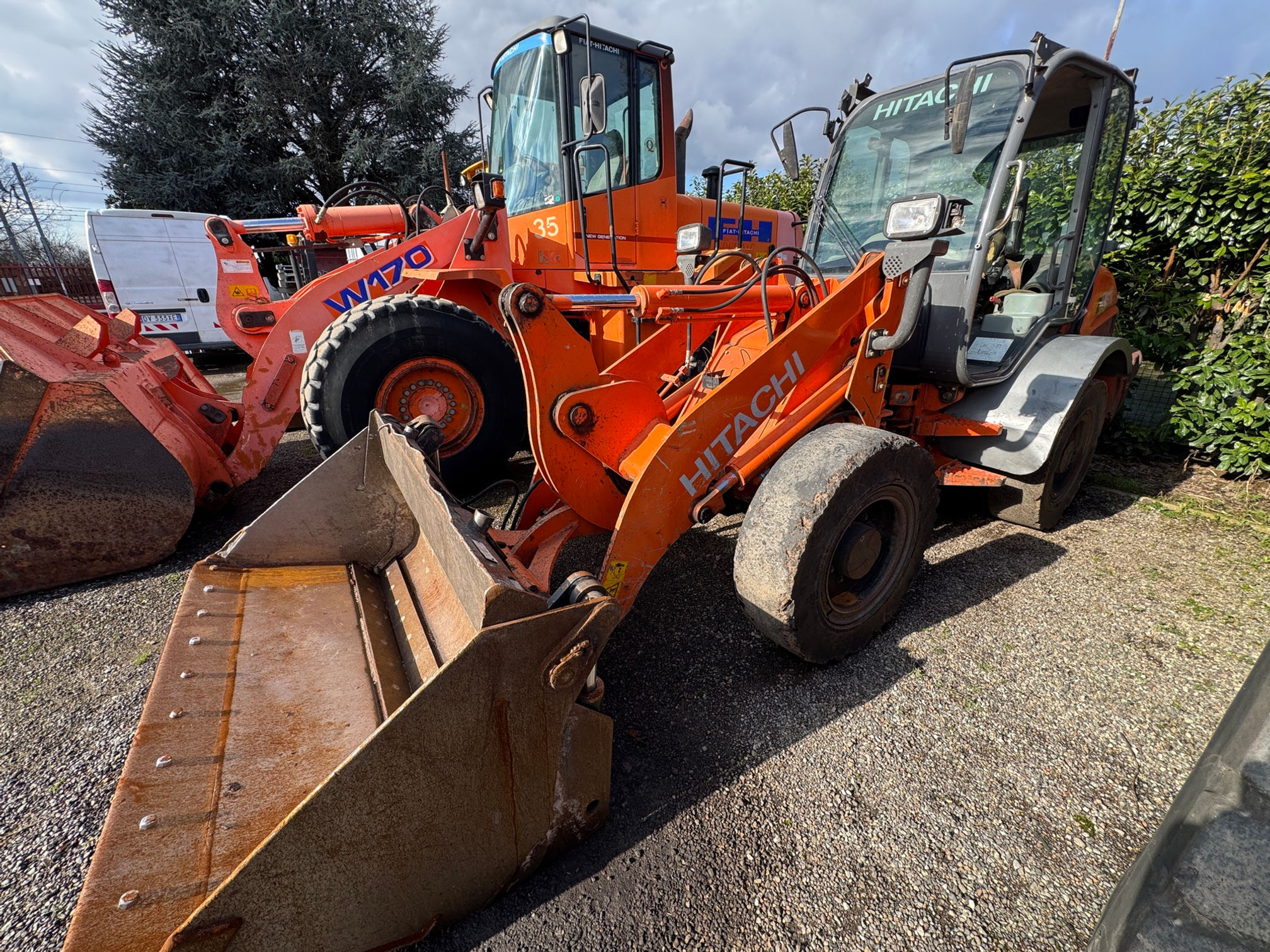 HITACHI ZW95