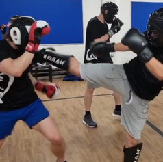 Best martial arts classes in london, Mixed Martial Arts, Classes in victoria & pimlico london, self defence training, kickboxing, martial arts, mma, krav maga, sparring, pad work, Fitness, Weight loss, Cardio, Kickboxing Lesson, Kickboxing training