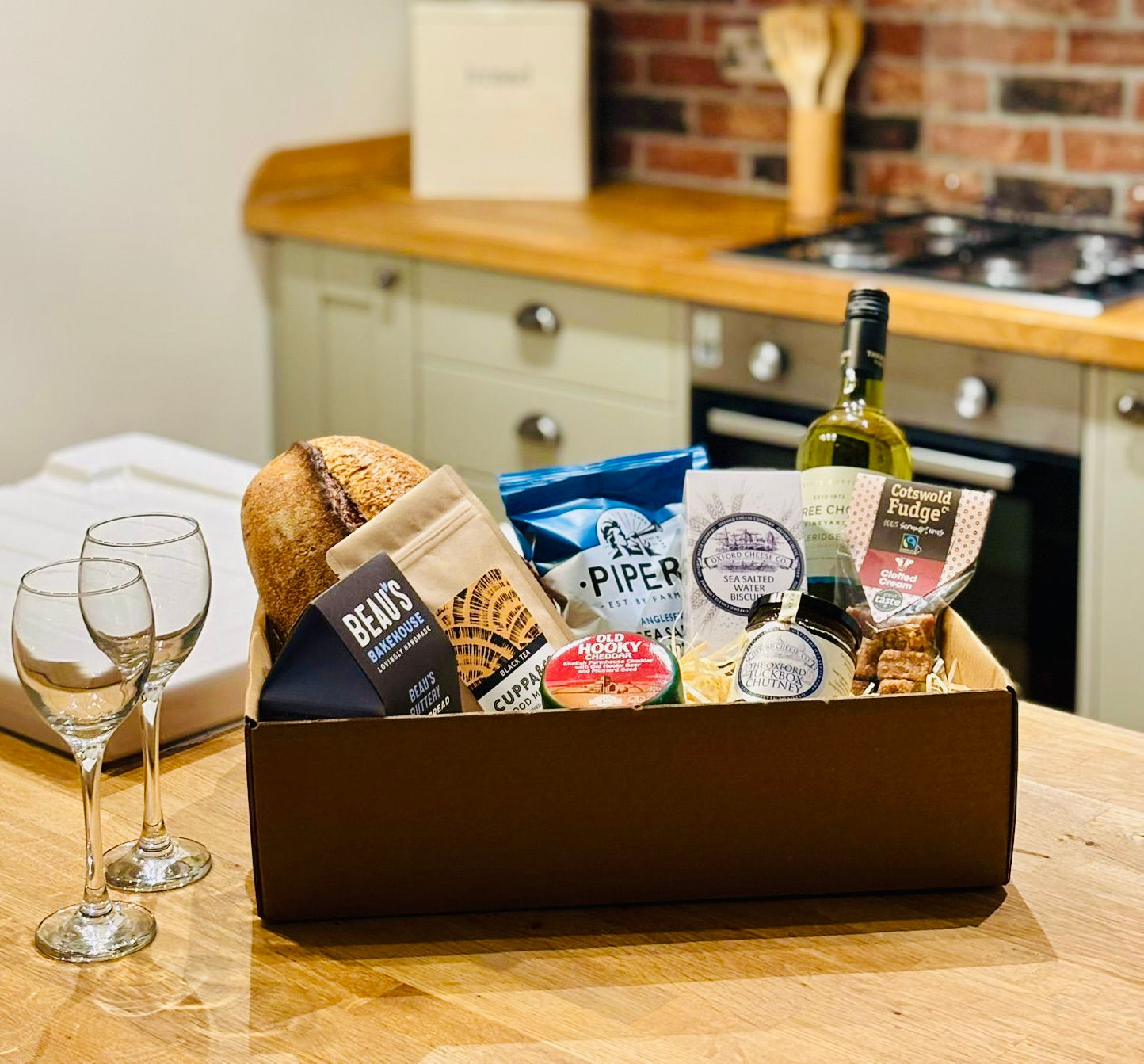 Local Delights Luxury Hamper