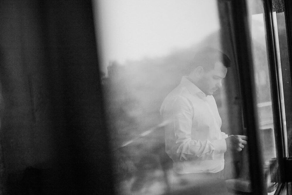 fotografia noivo making of em casamento laggus curitiba