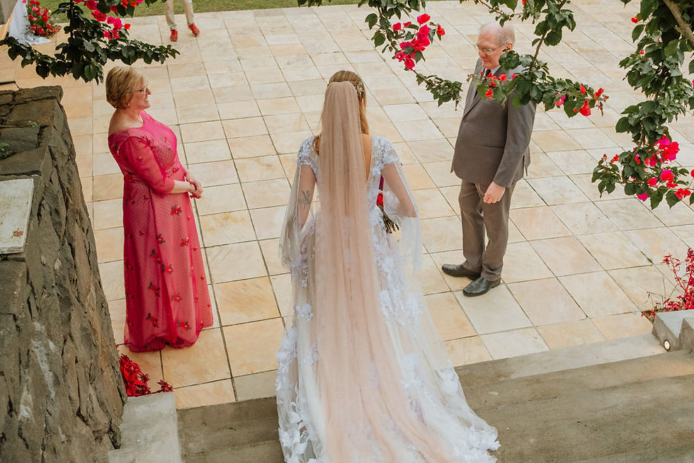 fotografia de casamento ao ar livre curitiba noiva e pais da noiva