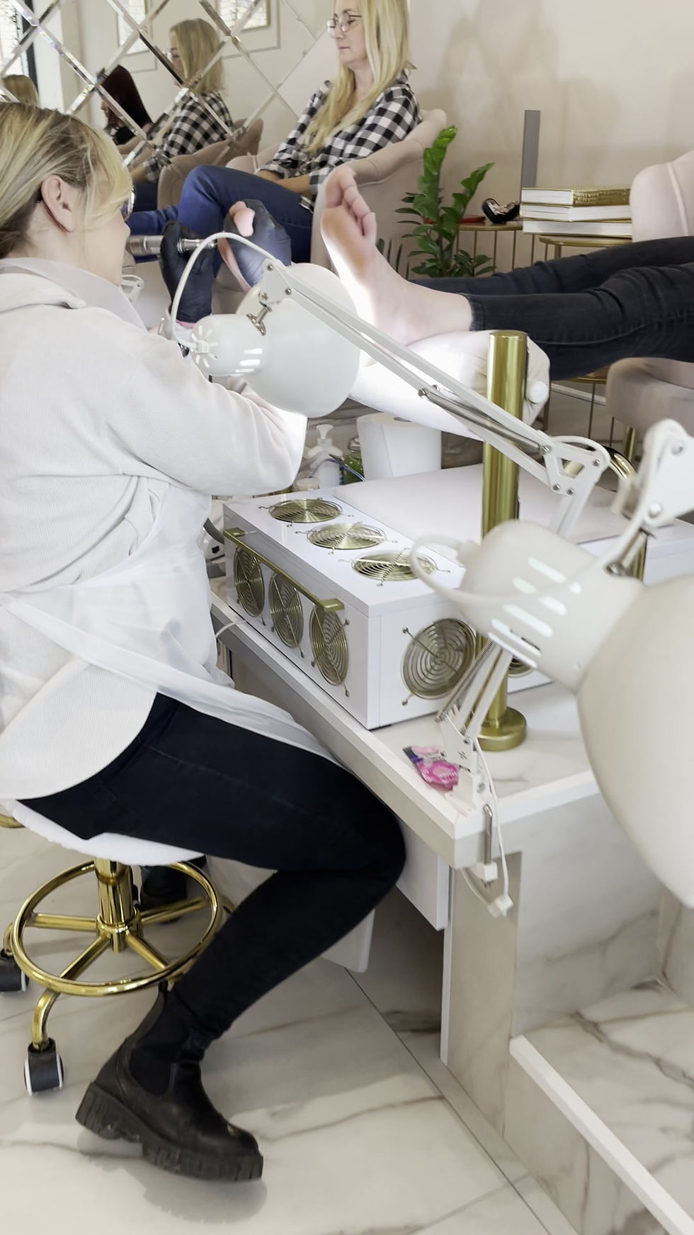 Miniatura: 15.05.2026 Szkolenie PEDICURE FREZARKOWY stylizacja hybrydowa z Justyną Owsianką