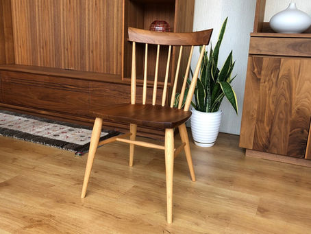 ウォルナットとオーク材の組み合わせが魅力的、絵になる《高山ウッドワークス》SC4K fan back chair　をご紹介します♪