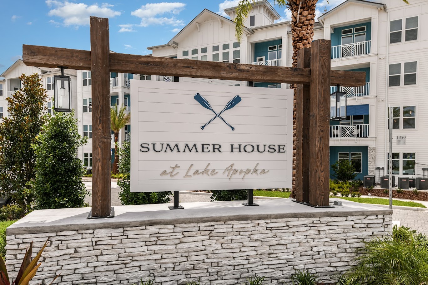 Summer House at Lake Apopka Sign.jpg