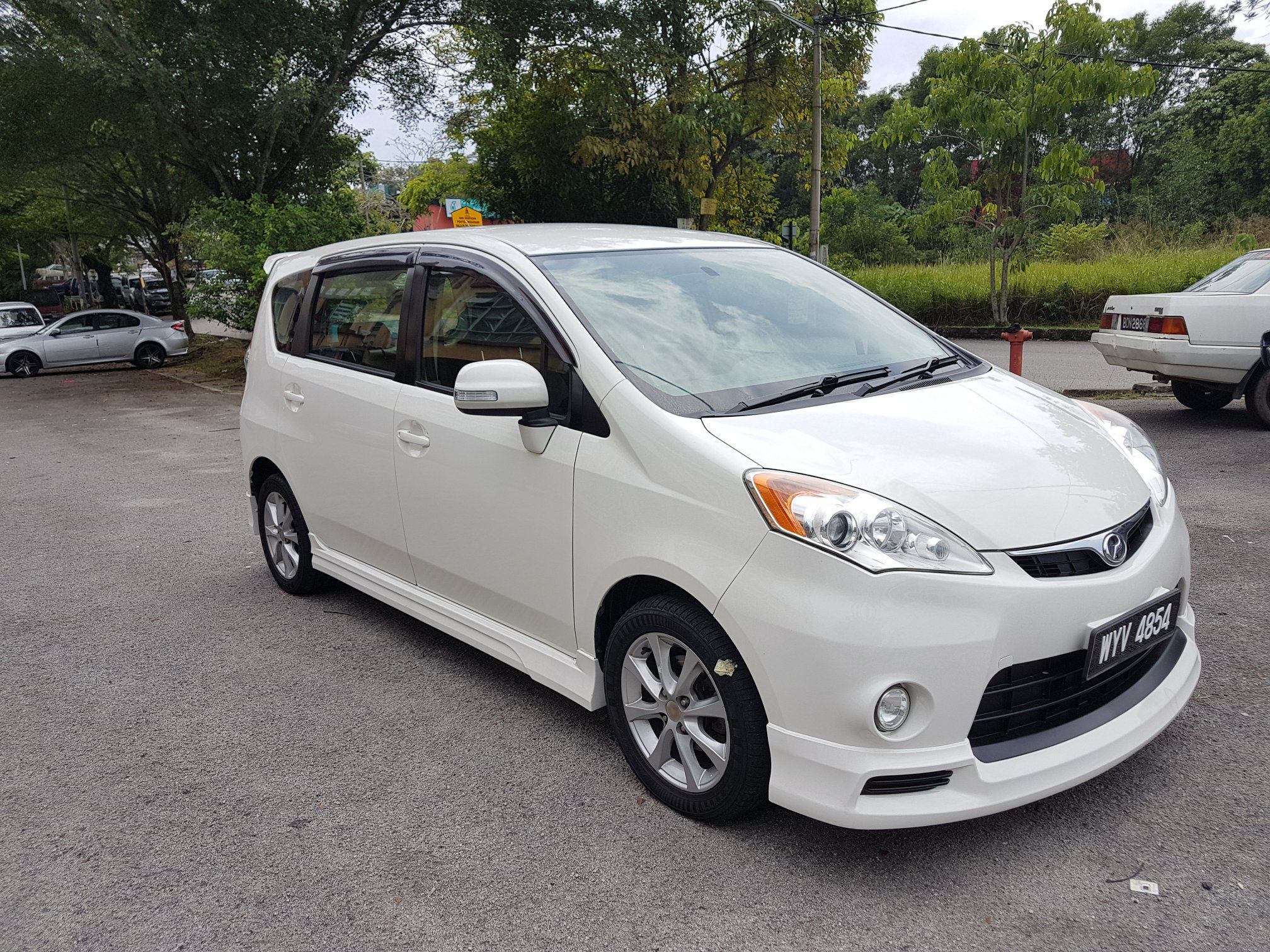 PERODUA ALZA 1.5 EZ (A) 2013