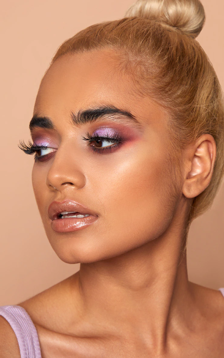 Miniature : Maquillage yeux violet, brillant et subtil