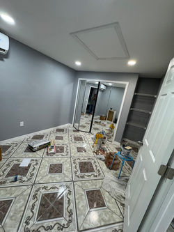 Remodelación de baño con piso de cerámica