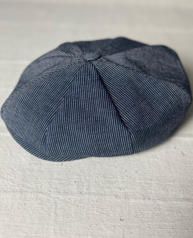 Scartilab Cap mit pinestreifen Navy liegend