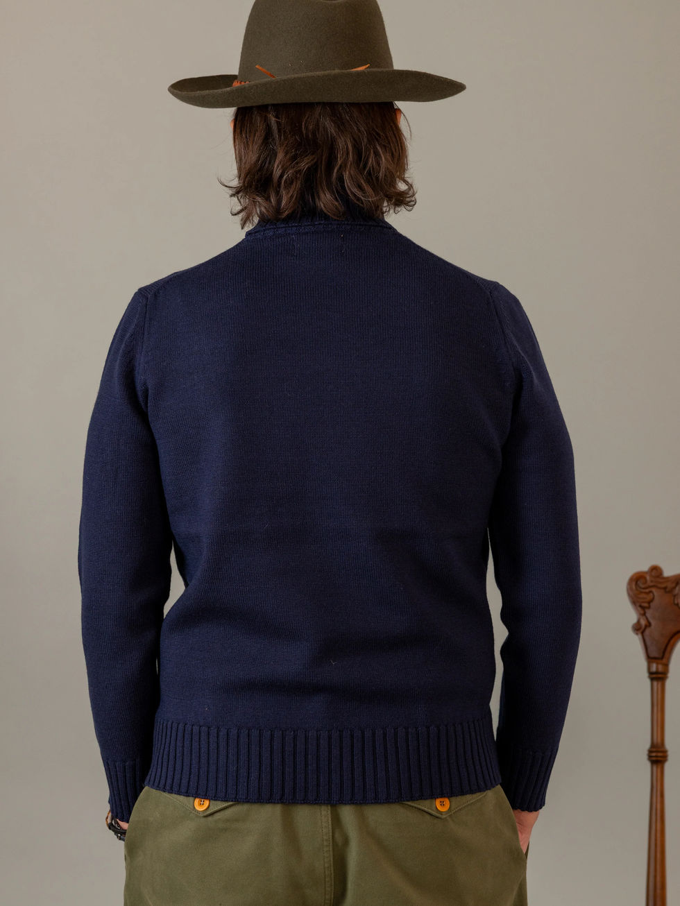 Blauer Rollkragenpullover Rückseite