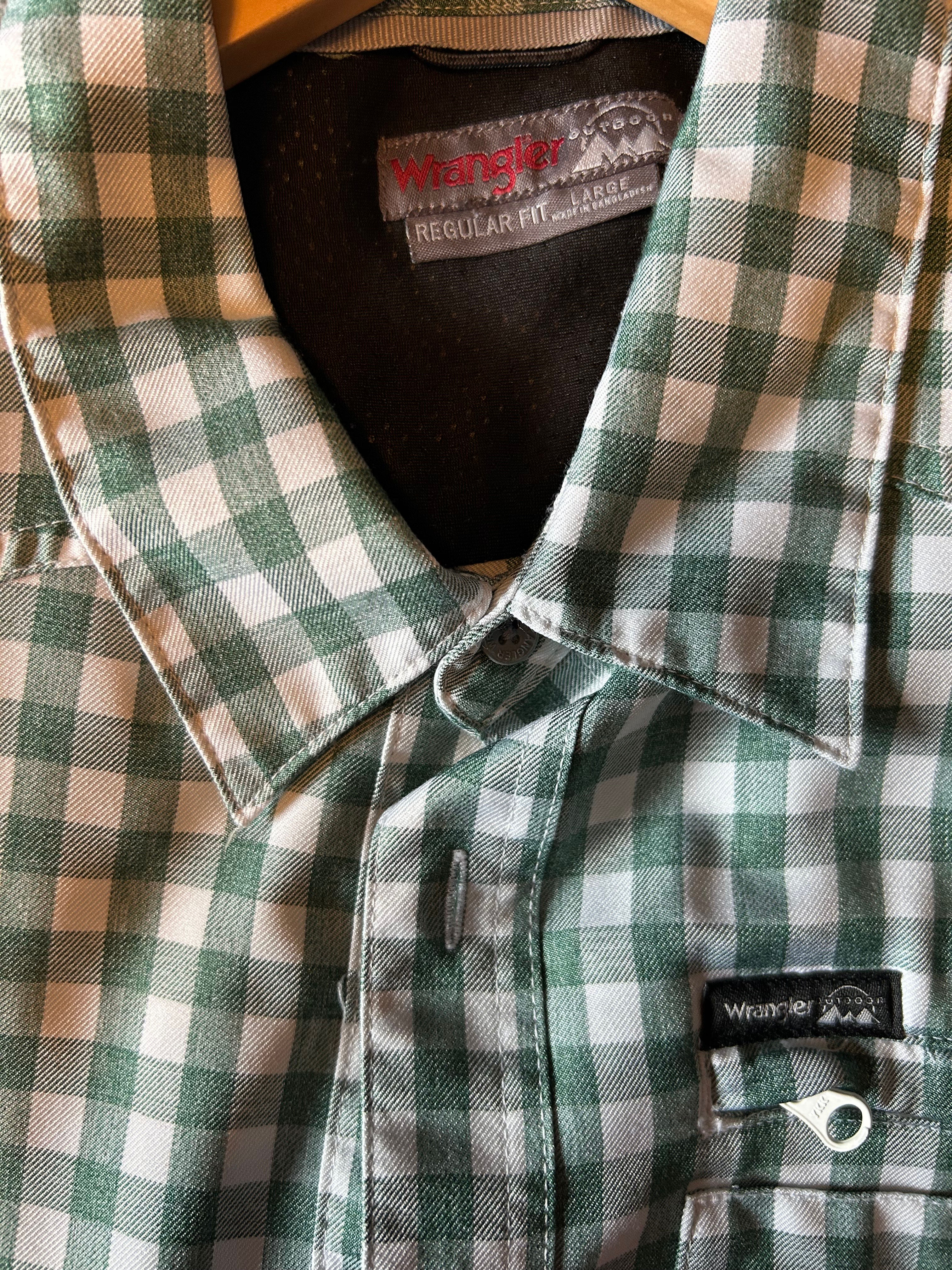 Wrangler Regular Fit Button Down Short Sleeve L