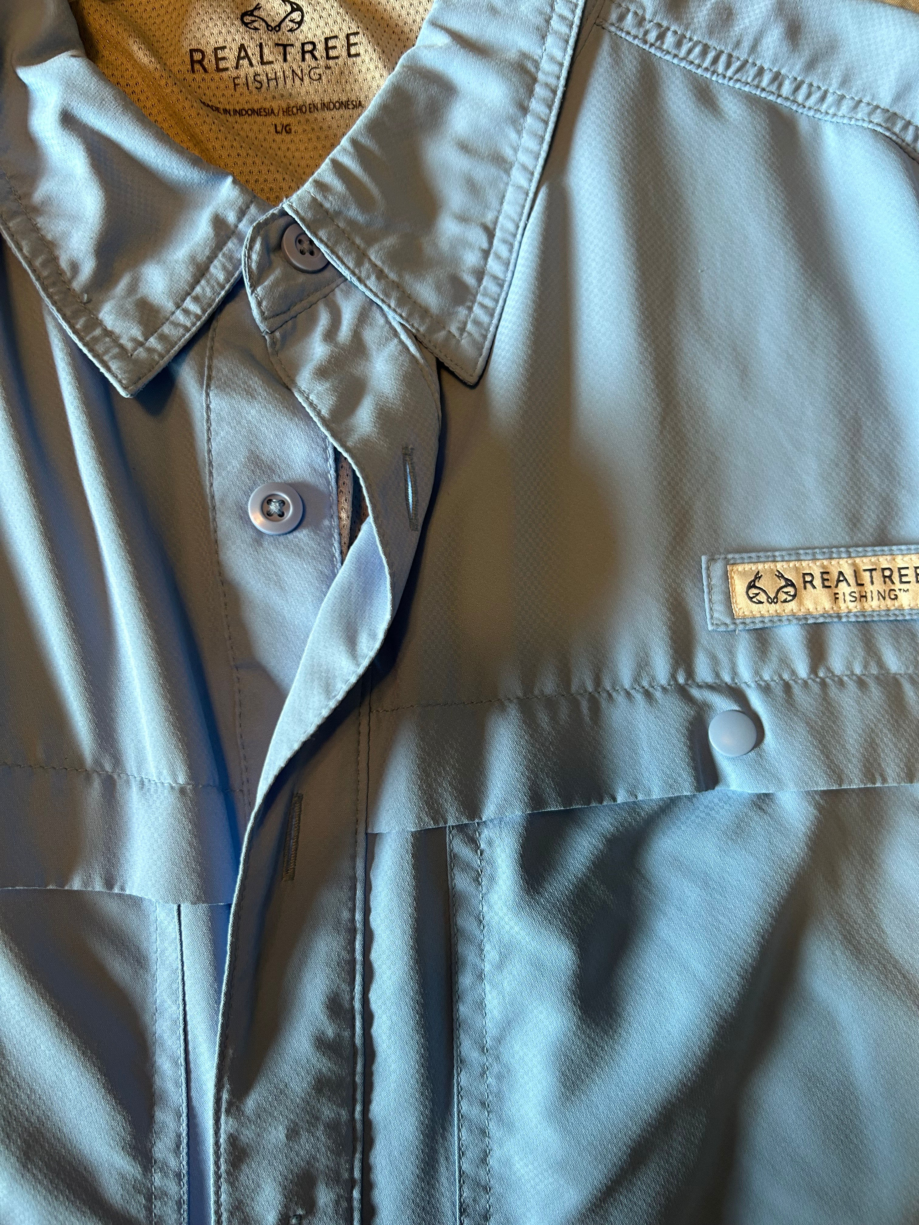 Realtree Fishing Button Down Short Sleeve L