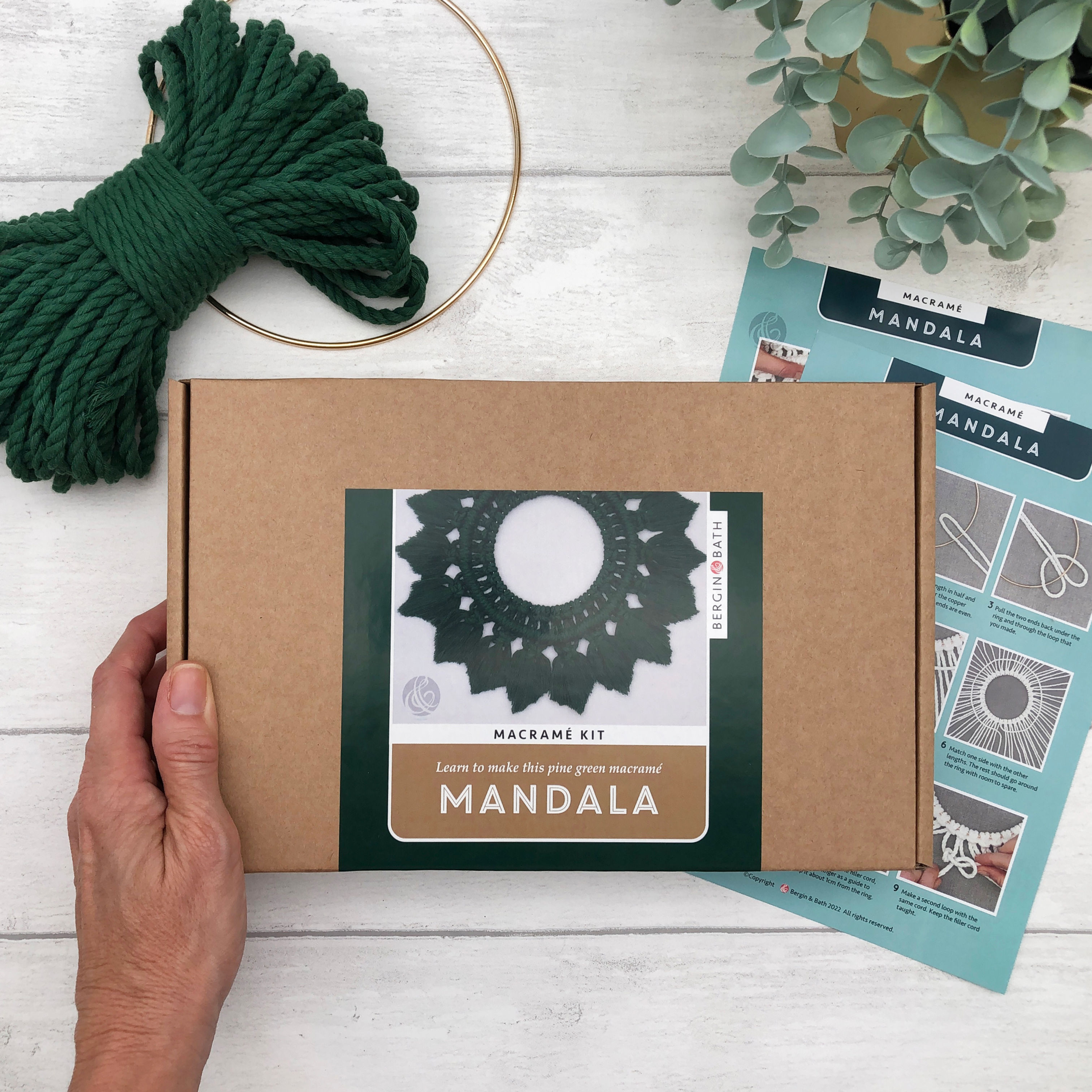Macramé Kit Mandala Wreath - Pine Green