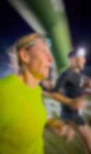 Der Zieleinlauf durch das Festzelt, begleitet von Applaus und Lichtshow, hat mich ins Ziel getragen.