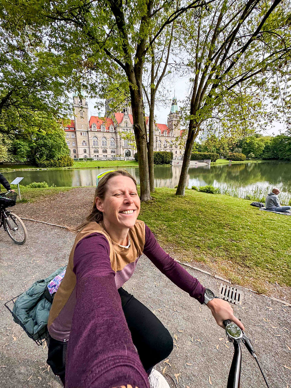 Hannover ist sportlich, Eilenriede ist der größte Stadtwald Europas und bietet unzählige Wege zum Laufen, Radfahren oder Spazierengehen.