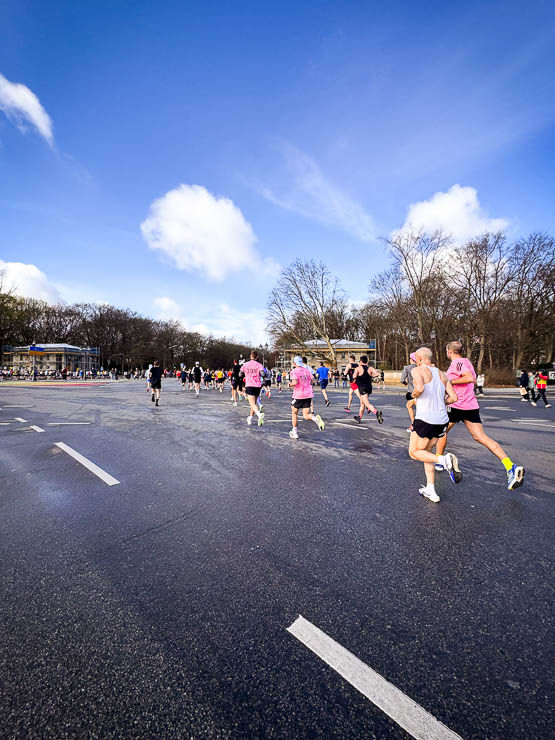 Tipps für den Berliner Halbmarathon: Nicht vom Starttempo mitreißen lassen