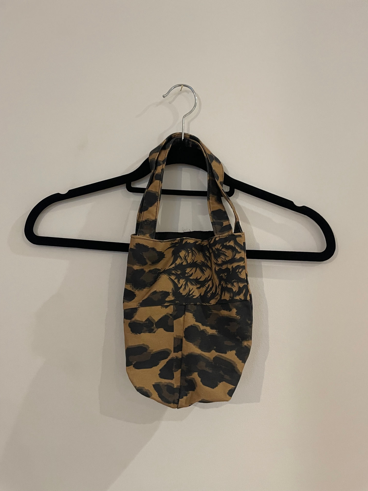 Leopard print bucket bag