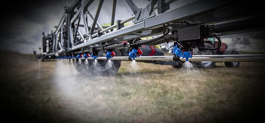 NanoDrift-nozzles-spraying-on-boom-1280_