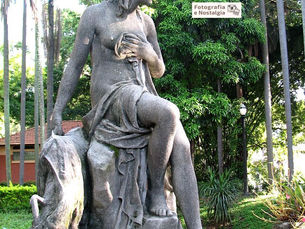 Escultura erroneamente nomeada "Diana" / Atual Escultura "Amaltéia e a Cabra de Júpiter", Parque Jardim da Luz, São Paulo, Brasil