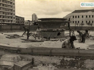 Fonte Luminosa em obras, 1956, Praça Rui Barbosa, Curitiba, Paraná, Brasil