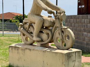 Monumento ao Motoqueiro, 2025, Ribeirão Preto, São Paulo, Brasil