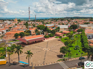 Vista aérea da Praça Poeta Mário Mattoso, Santa Rita do Passa Quatro, São Paulo, Brasil