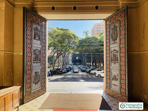 Portas da Catedral Metropolitana de São Sebastião, Ribeirão Preto, São Paulo, Brasil
