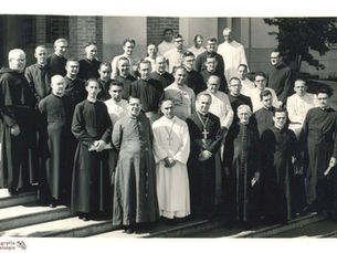Grupo de religiosos, Mosteiro de São Bento, Ribeirão Preto, São Paulo, Brasil