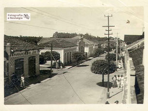 Imagens da Avenida Severino Meirelles, Santa Rita do Passa Quatro, São Paulo, Brasil