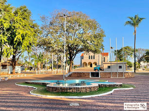 Imagens da Praça Maria Melhem Jabur, Américo de Campos, São Paulo, Brasil