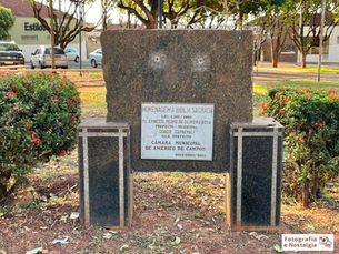 Monumento "Homenagem à Bíblia Sagrada", Praça Maria Melhem Jabur, Américo de Campos, São Paulo, Brasil