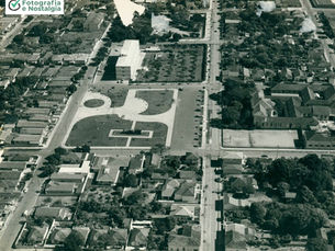 Vista aérea da Praça Brasil, Vila Nery, São Carlos, São Paulo, Brasil