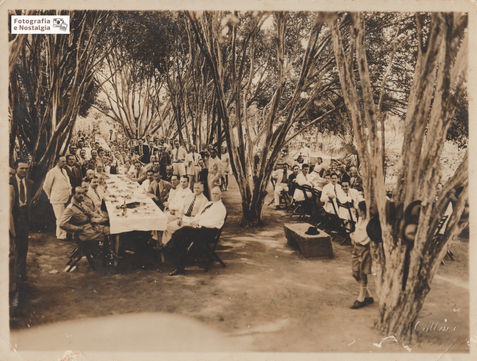 Confraternização no pátio da Cia. Cervejaria Paulista, Ribeirão Preto, São Paulo, Brasil