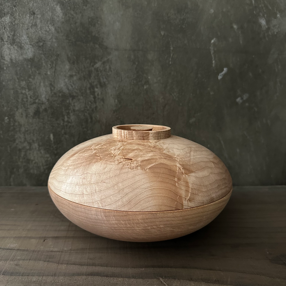 Lidded bowl in Maple, 9.5"diameter
