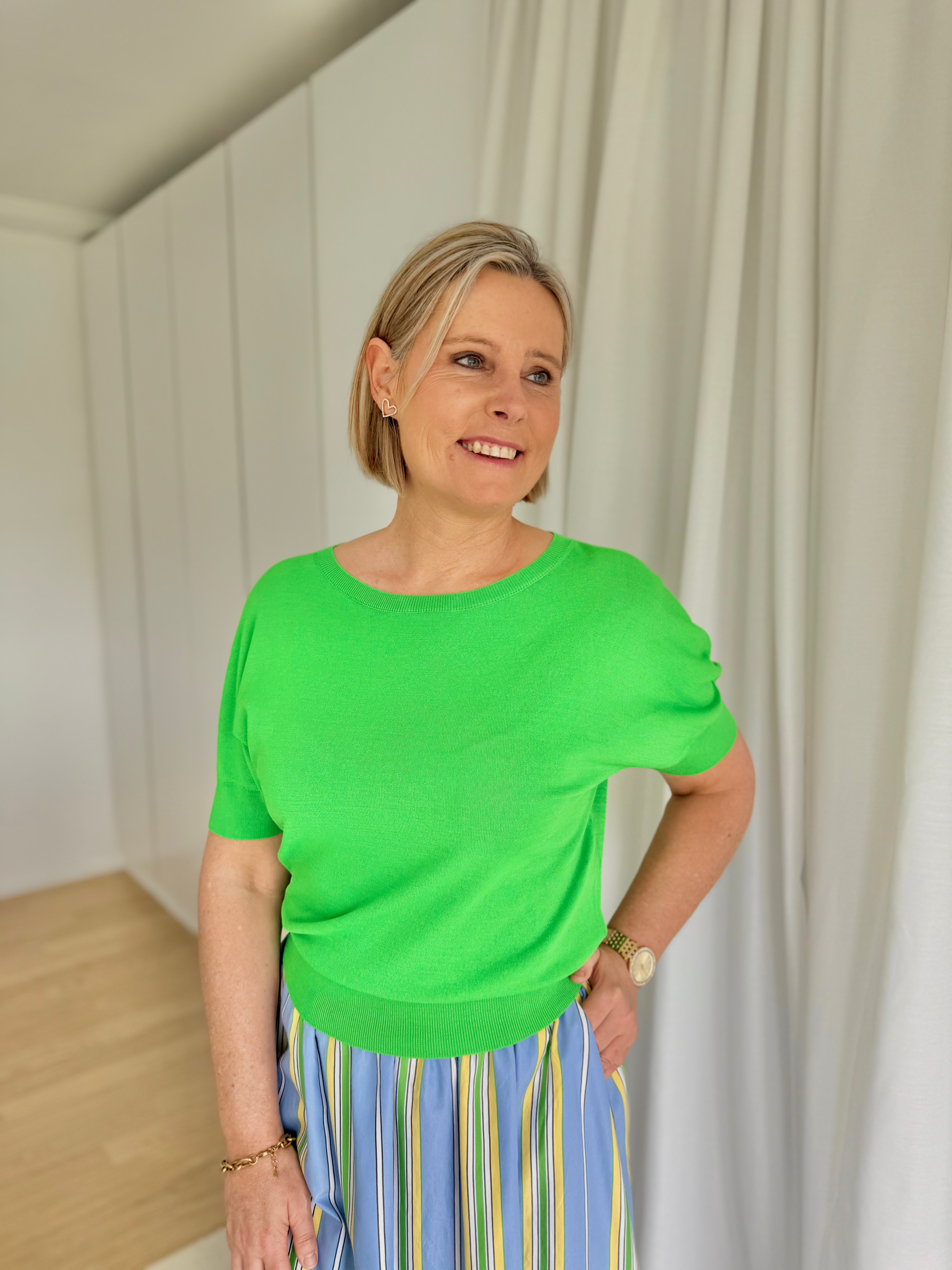 66447 Felgroene viscose trui tweezijdig te dragen Her.