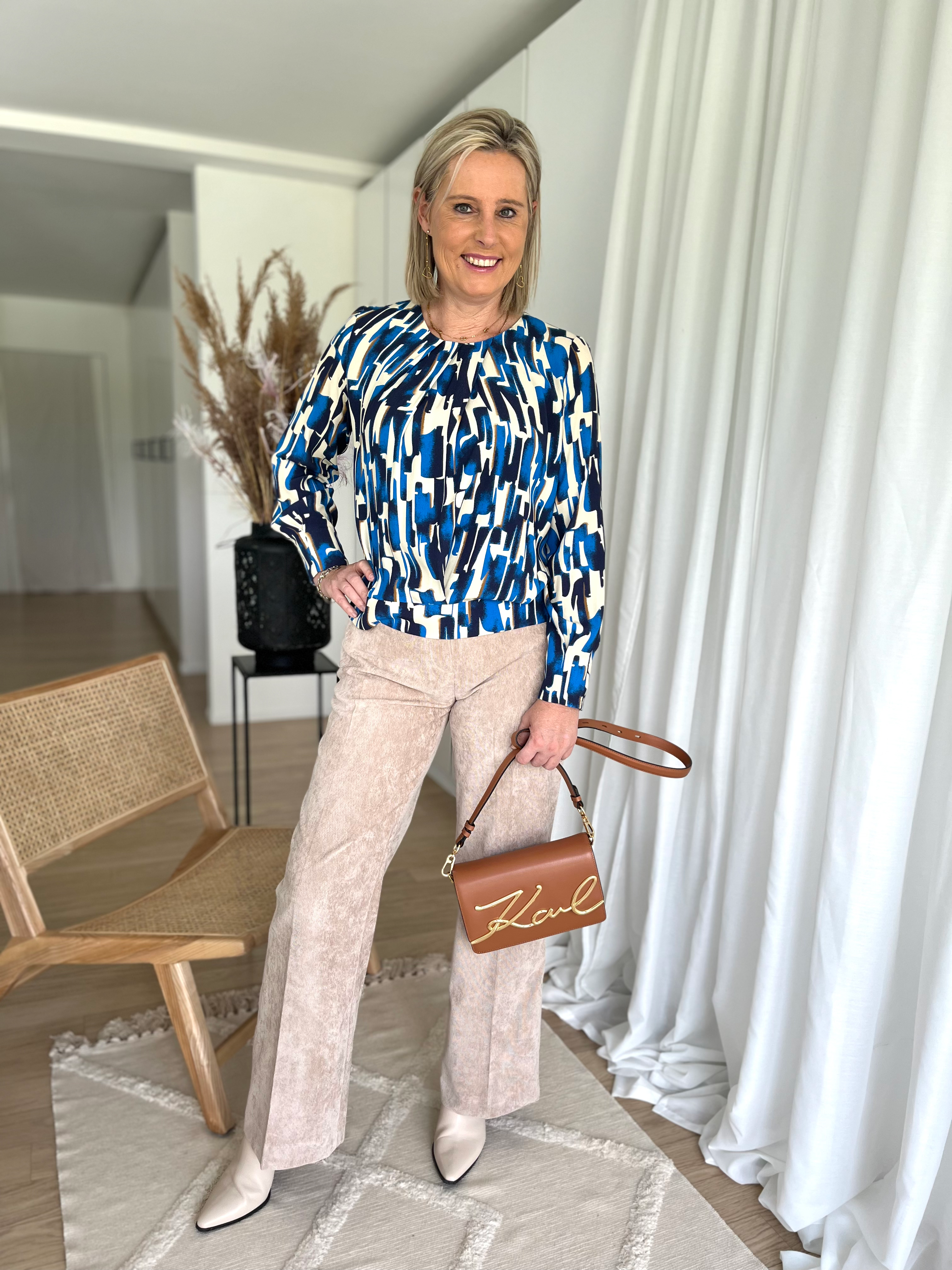 62041 Beige ribfluwelen broek met ritssluiting Signe & Nature