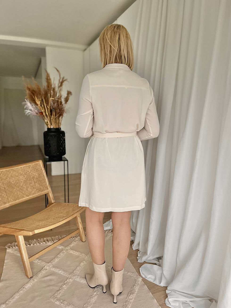 Thumbnail: 62055 Ecru gevoerde jurk met riem La Lotti