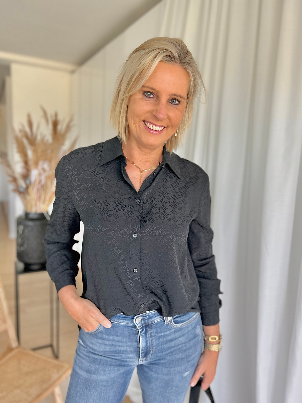 Thumbnail: 59137 Zwarte hemdsblouse met logo ton-sur-ton Pinko