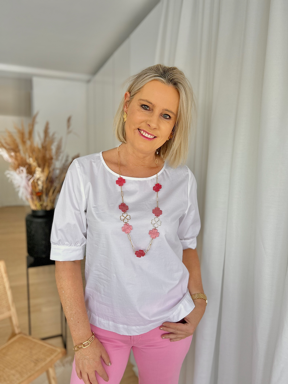 Thumbnail: 64254 Gouden halsketting met fuchsia roze klavertjes LM