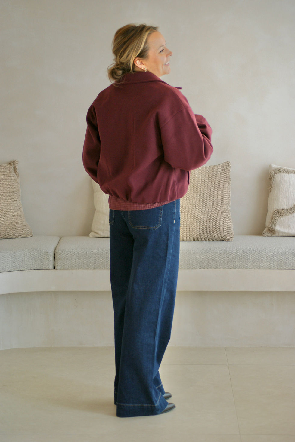 Thumbnail: 71113 Zachte bordeaux stoffen jas in bomber model met rits Vila