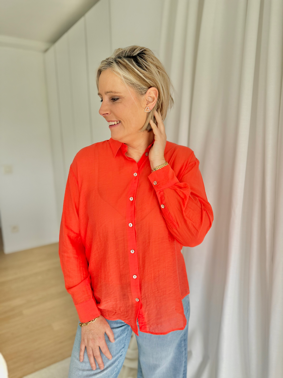 Thumbnail: 66848 Koraalrode hemdsblouse in ultra-fijne kwaliteit Freequent