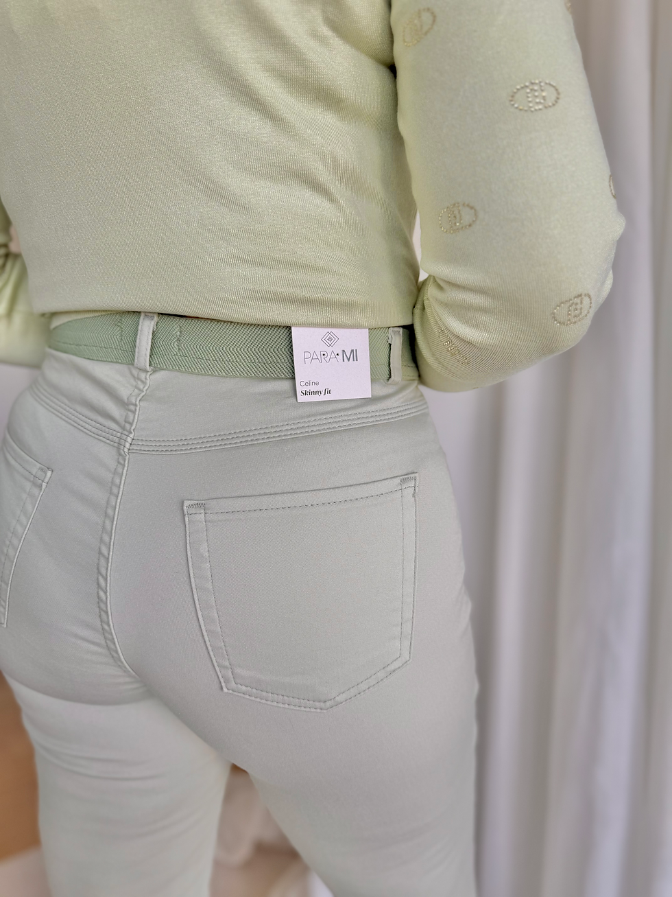 Thumbnail: 59788 Muntgroene skinny jeans met rekband achteraan "CELINE ELASTIC" Para Mi