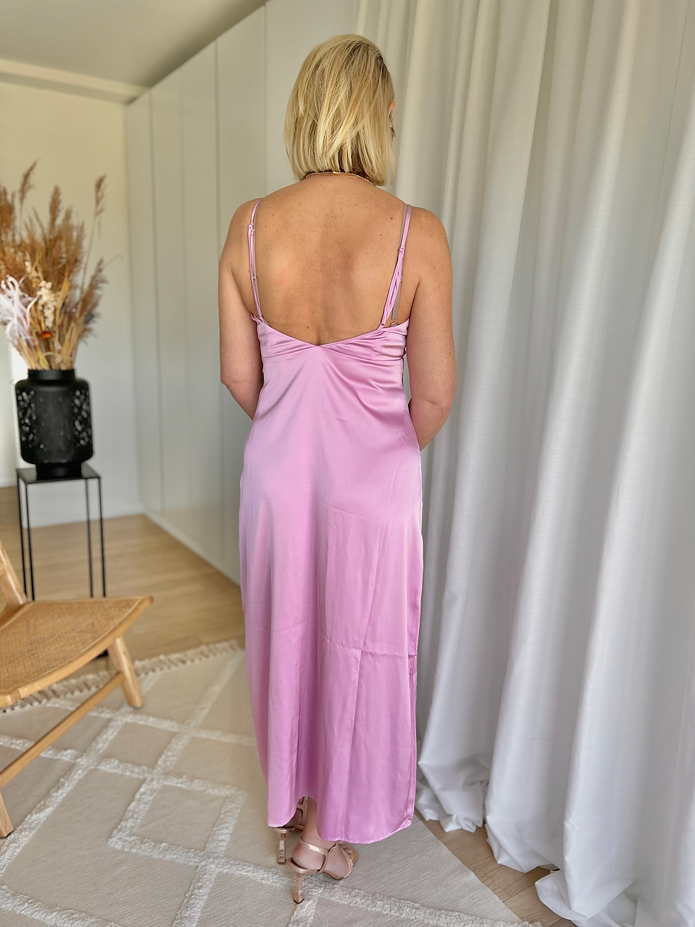 Thumbnail: 62739 Roze satijn-look jurk met open rug en zijwaartse ritssluiting Vila