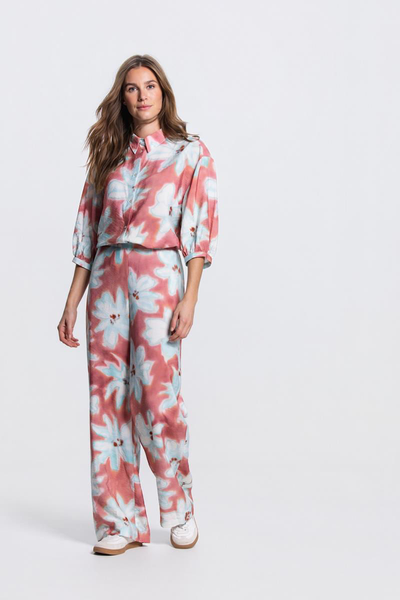 Thumbnail: 70400 Roze blouse met bloemen pip Jansen Amsterdam