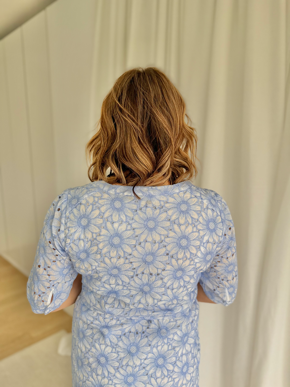 Thumbnail: 65664 Lichtblauwe broderie anglaise jurk met riem Vila Joy