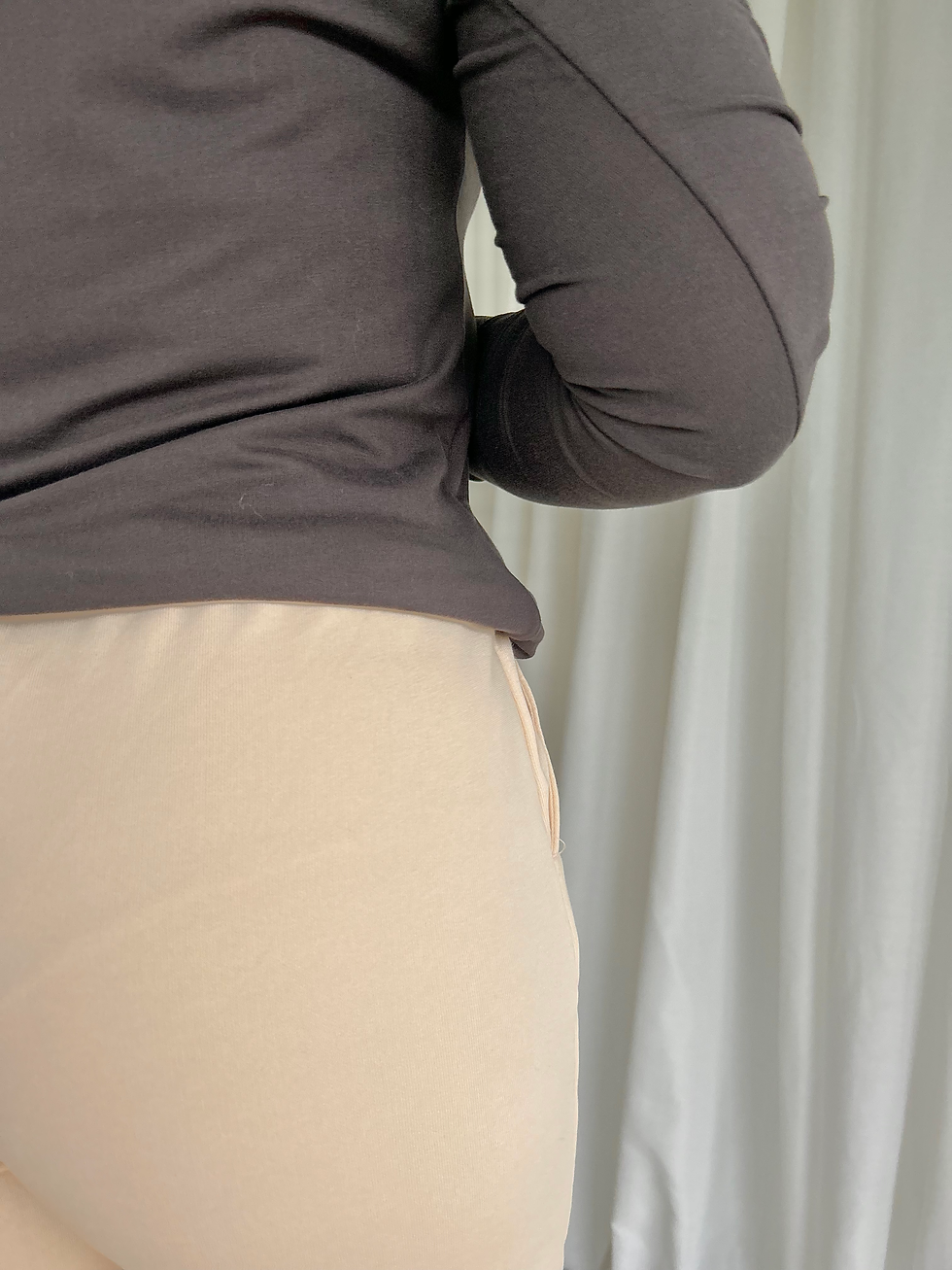 Thumbnail: 56474 Ecru broek op rek in stretch-kwaliteit Liu Jo