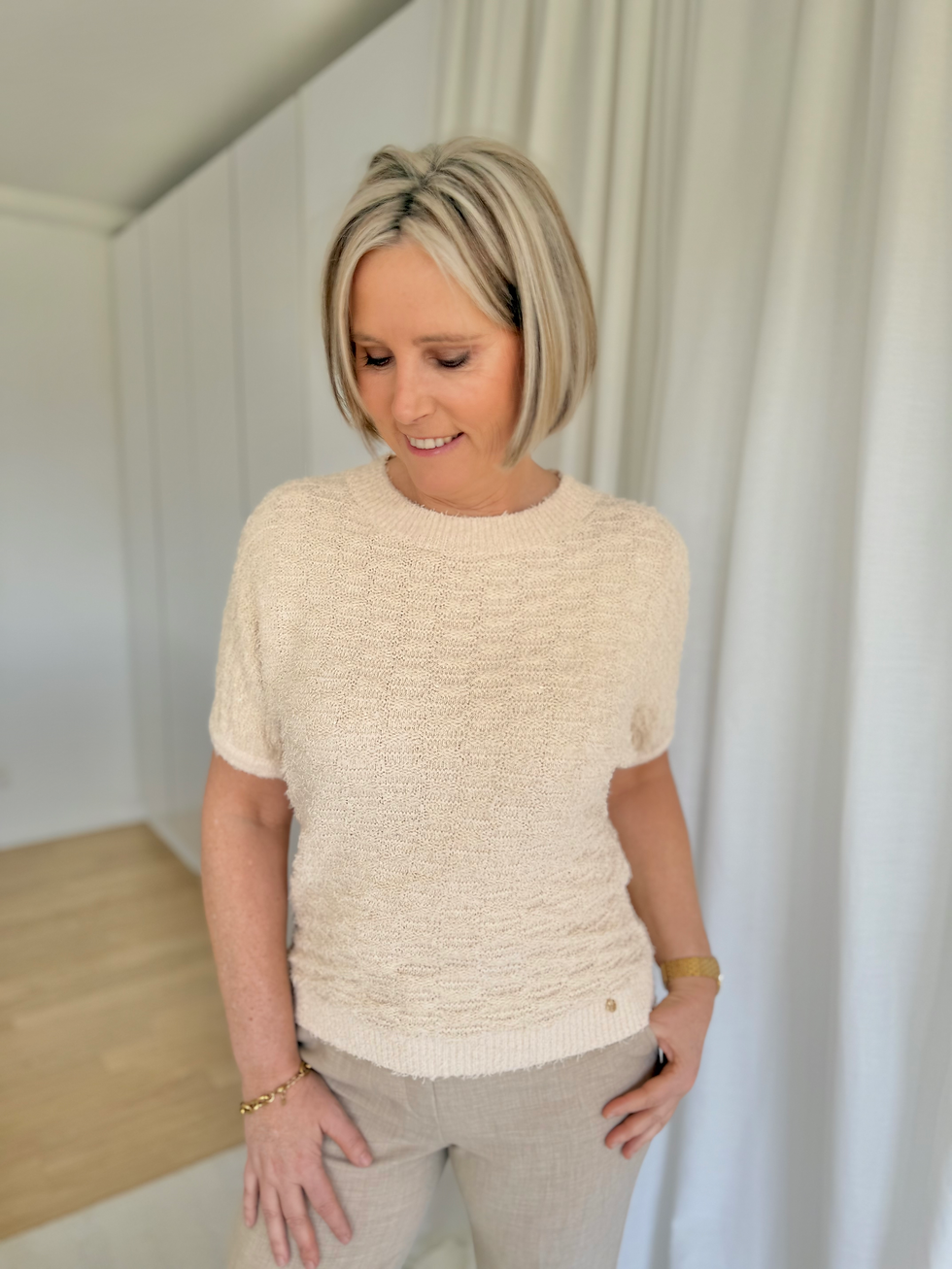 Thumbnail: 66371 Beige fluffy trui met fijne glinstering Marie Méro
