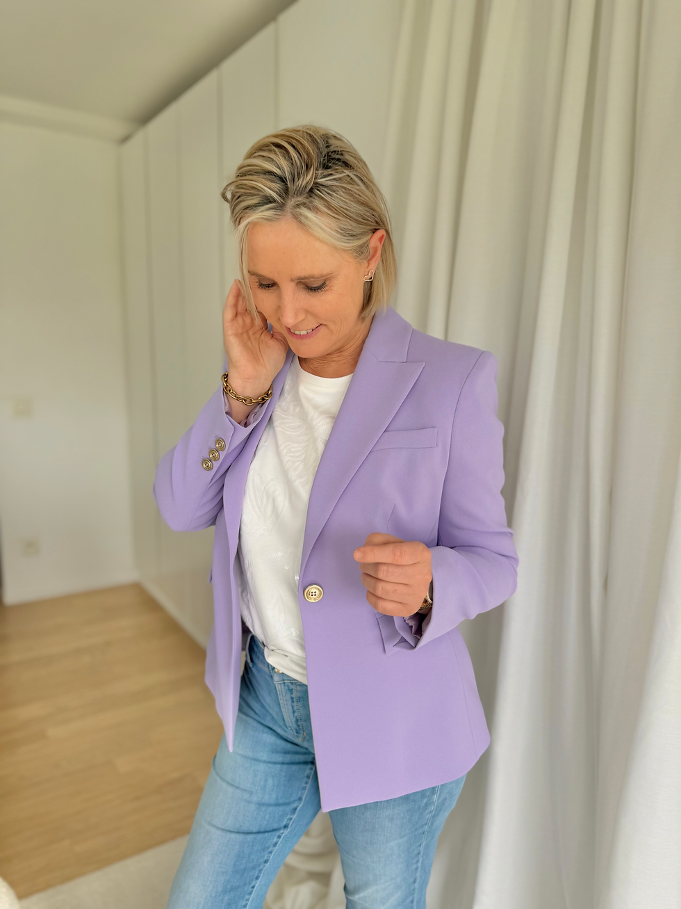 Thumbnail: 59623 Paarse blazer gecentreerd model met epauletten Pinko