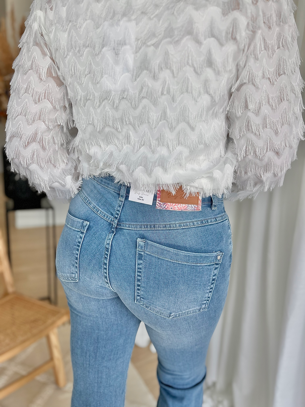 Thumbnail: 63402 Jeans met rechte pijpen en fantasie onderaan model "KIM" van Para Mi