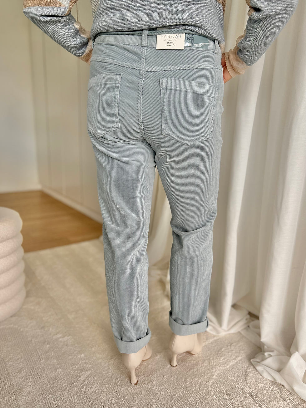 Thumbnail: 64332 Lichtblauwe velours broek losser model "BOBBY" met koordje van Para Mi