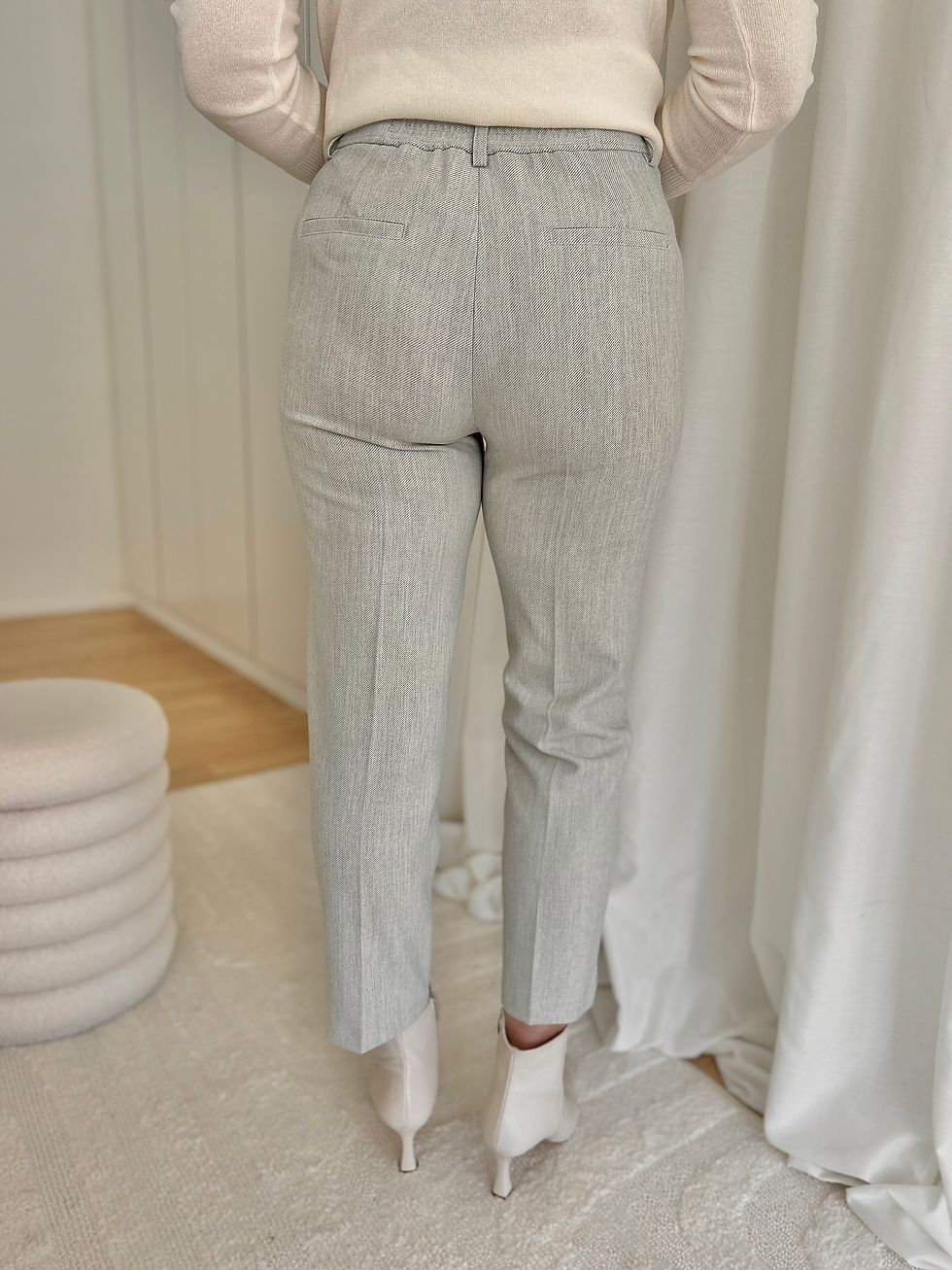 Thumbnail: 65307 Grijze broek 7/8e lengte met steekzakken Marie Méro